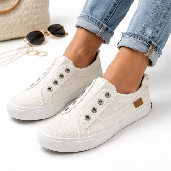 Blowfish Malibu Shoes - Blowfish Malibu White Slip On Sneakers Women’s Size 8 Canvas Distressed Shoes